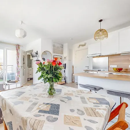 Seaside Apartment *